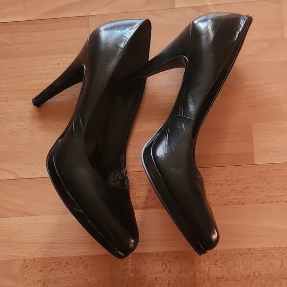 Nine West Platform Pump - Picture 7 of 8